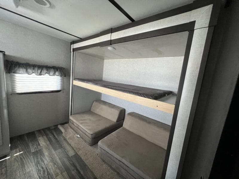 2020 Keystone RV 2020 Keystone RV Bullet Ultra Lite Series - thumbnail 44