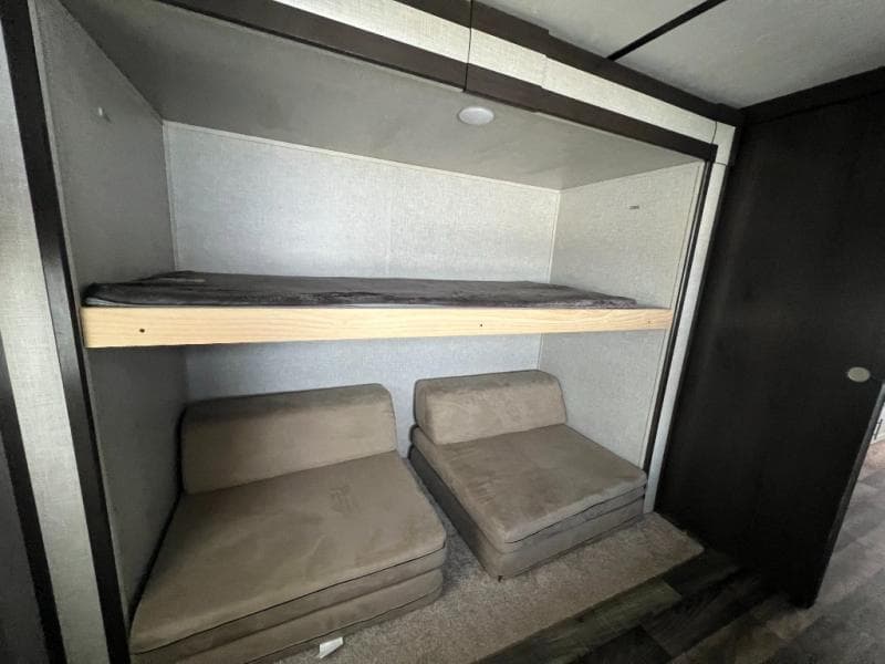 2020 Keystone RV 2020 Keystone RV Bullet Ultra Lite Series - thumbnail 45