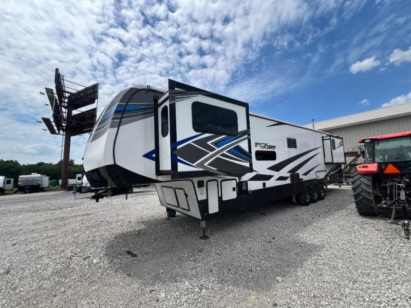 2020 Keystone RV 2020 Keystone RV Fuzion - thumbnail 4