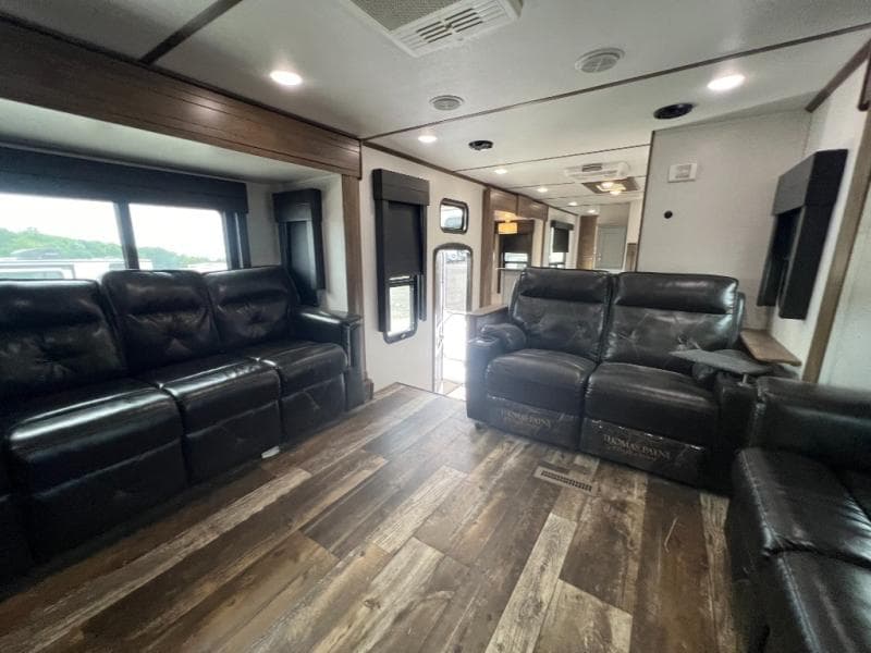2020 Keystone RV 2020 Keystone RV Fuzion - thumbnail 16
