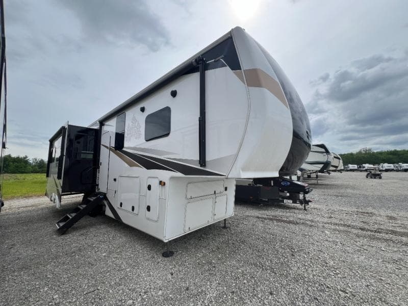 2022 CrossRoads 2022 CrossRoads Redwood - thumbnail 3