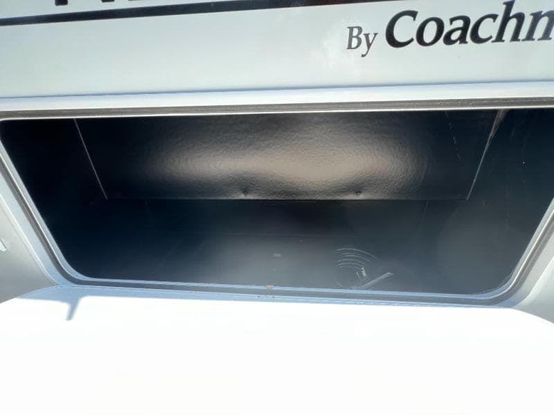 2025 Coachmen 2025 Coachmen Leprechaun - thumbnail 10