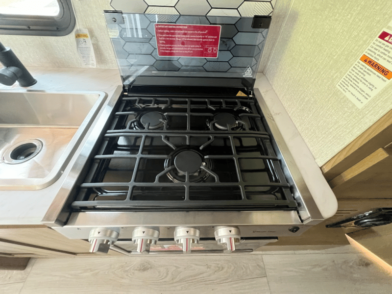 2025 Coachmen 2025 Coachmen Leprechaun - thumbnail 30