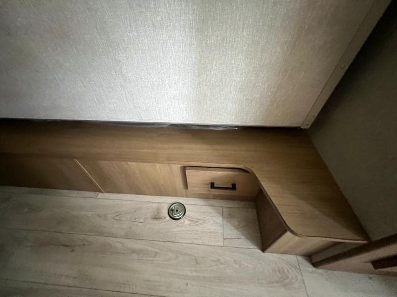 2025 Coachmen 2025 Coachmen Leprechaun - thumbnail 38