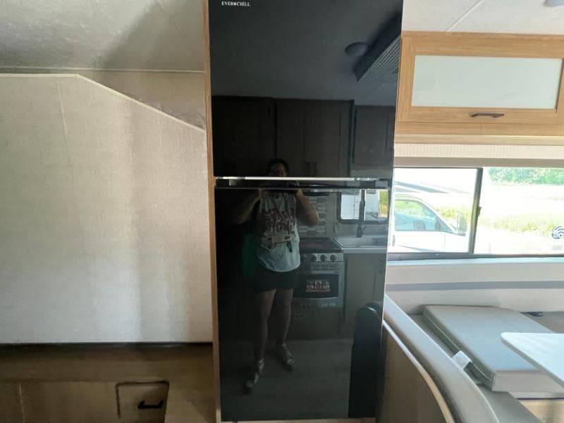 2025 Coachmen 2025 Coachmen Leprechaun - thumbnail 44