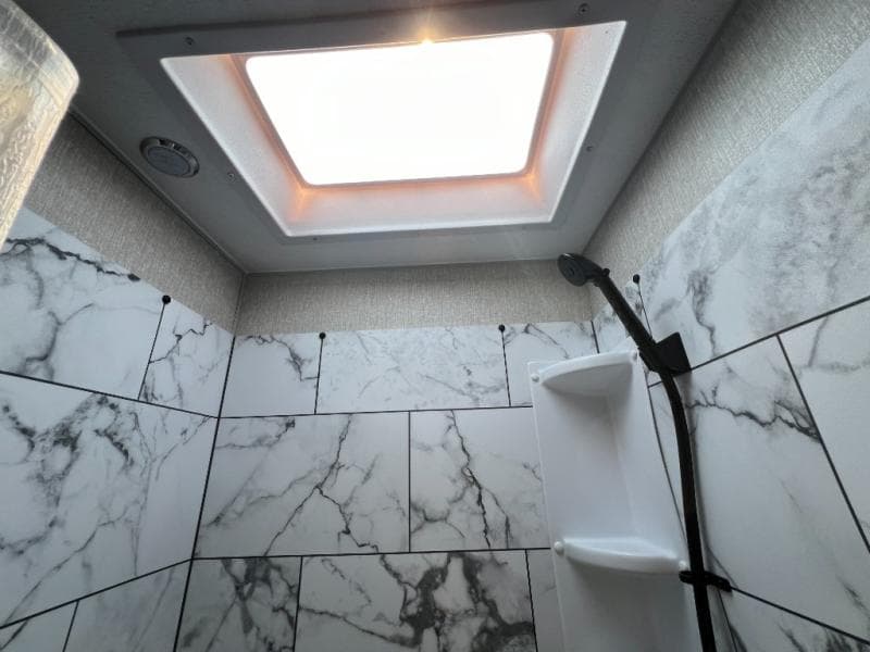 2025 Coachmen 2025 Coachmen Leprechaun - thumbnail 49