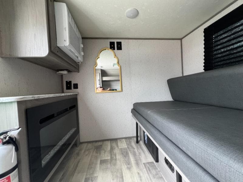 2023 Dutchmen 2023 Dutchmen Coleman - thumbnail 3