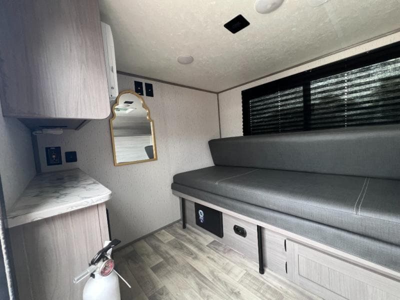 2023 Dutchmen 2023 Dutchmen Coleman - thumbnail 4