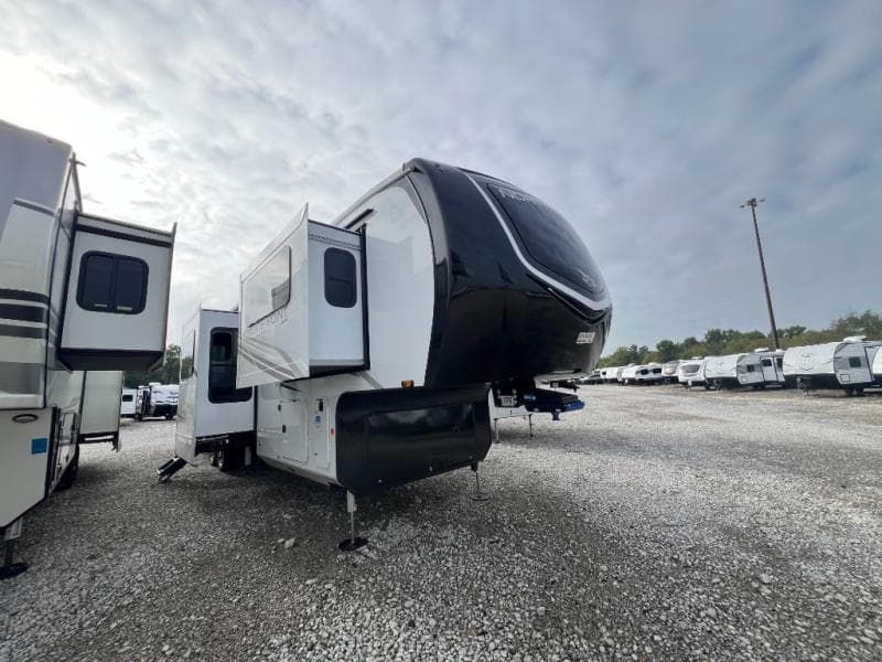 2025 Jayco 2025 Jayco North Point - thumbnail 3