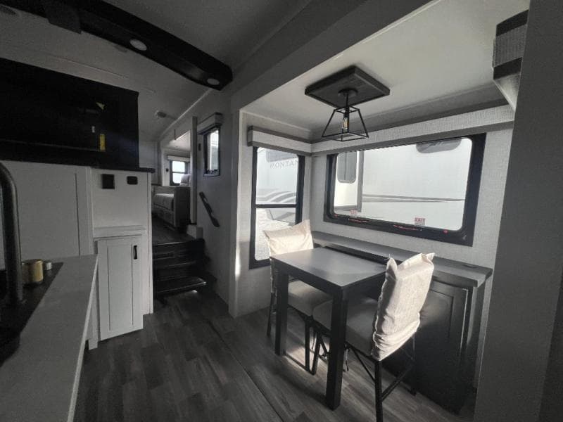 2025 Jayco 2025 Jayco North Point - thumbnail 18