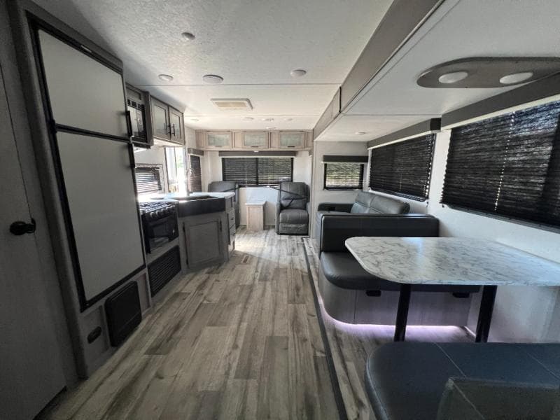 2022 Dutchmen 2022 Dutchmen Coleman Light - thumbnail 8