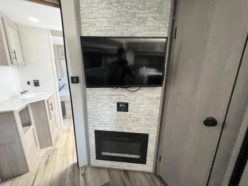 2022 Dutchmen 2022 Dutchmen Coleman Light - thumbnail 21