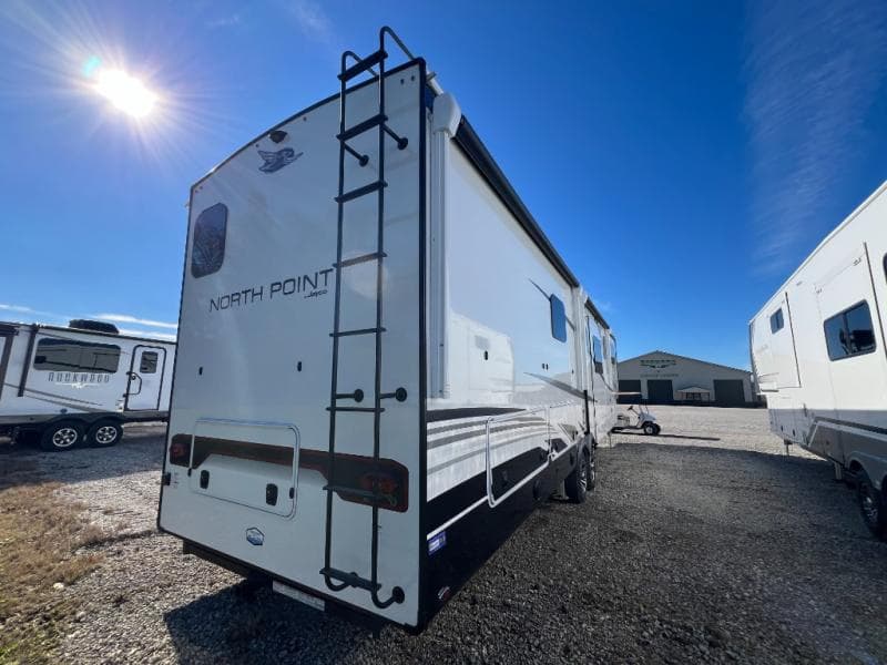 2025 Jayco 2025 Jayco North Point - thumbnail 6
