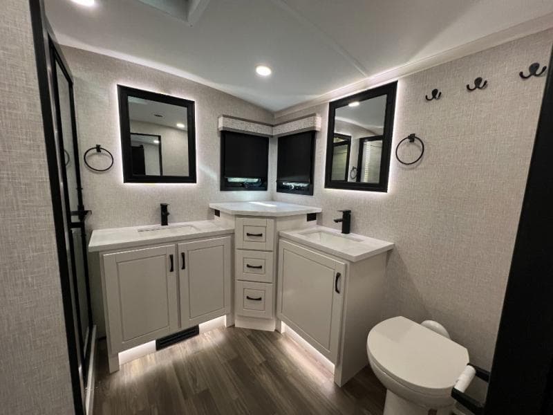 2025 Jayco 2025 Jayco North Point - thumbnail 65