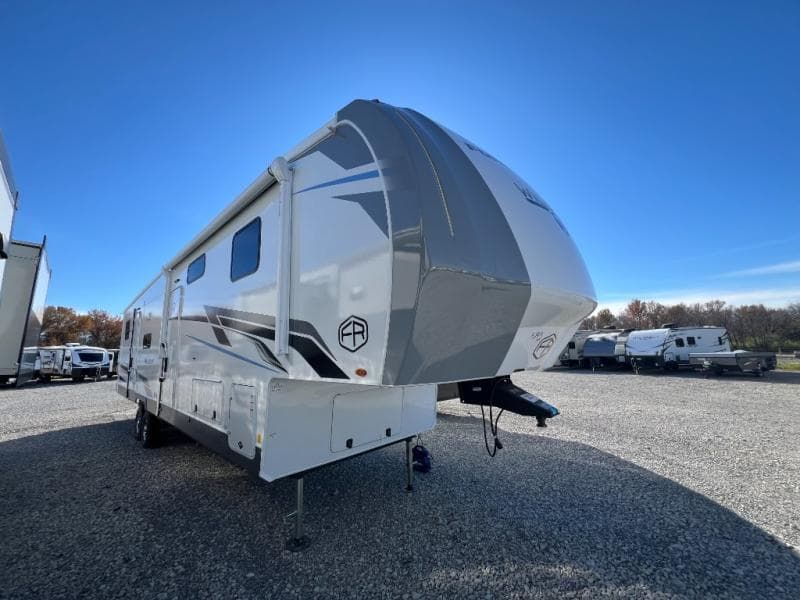 2025 Forest River 2025 Forest River Wildcat - thumbnail 3