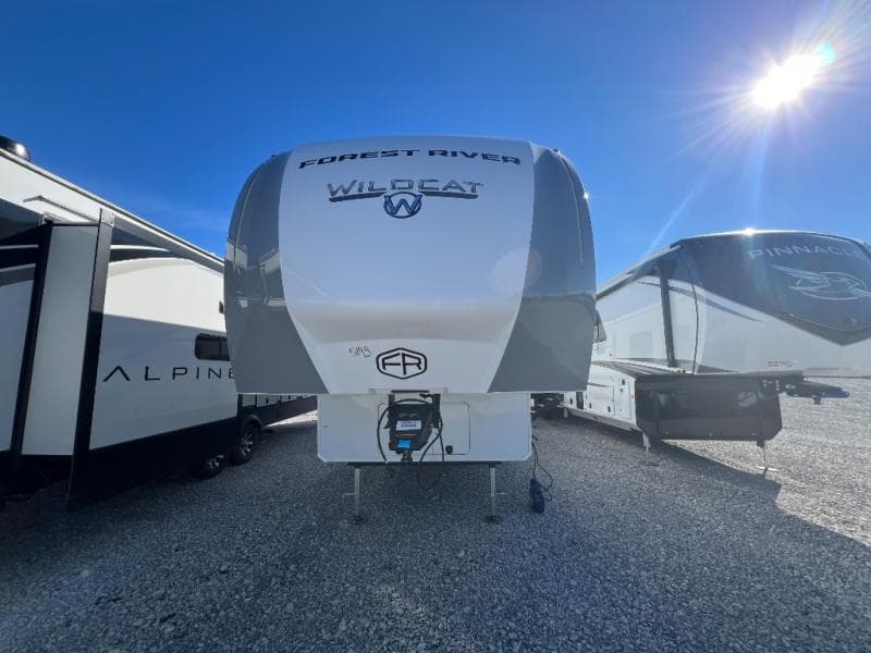 2025 Forest River 2025 Forest River Wildcat - thumbnail 4