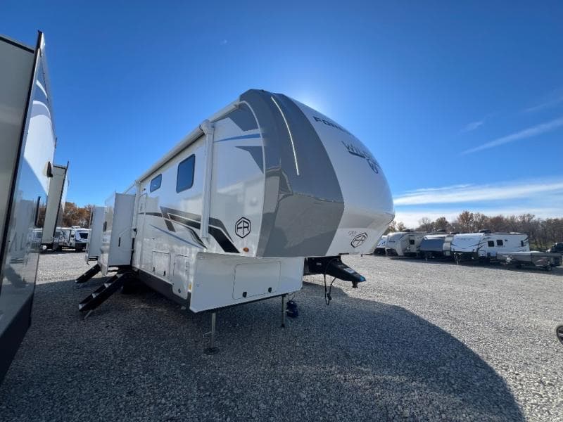 2025 Forest River 2025 Forest River Wildcat - thumbnail 5