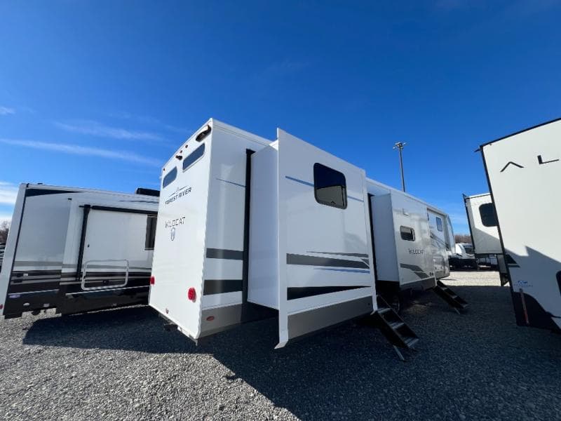 2025 Forest River 2025 Forest River Wildcat - thumbnail 7