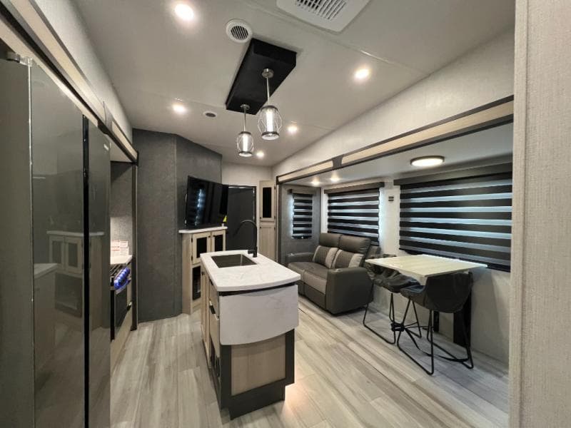 2025 Forest River 2025 Forest River Wildcat - thumbnail 13