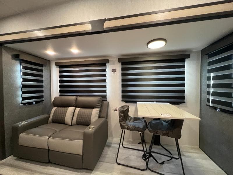 2025 Forest River 2025 Forest River Wildcat - thumbnail 14