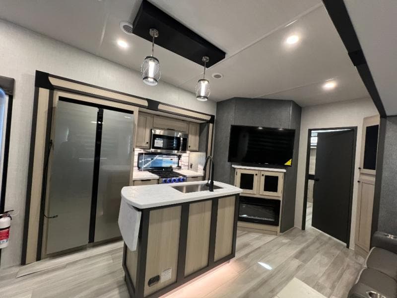 2025 Forest River 2025 Forest River Wildcat - thumbnail 15