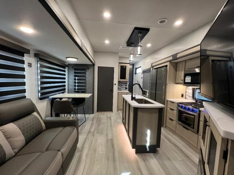 2025 Forest River 2025 Forest River Wildcat - thumbnail 31