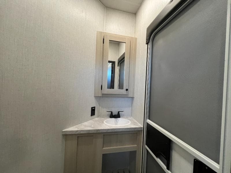 2025 Forest River 2025 Forest River Wildcat - thumbnail 34