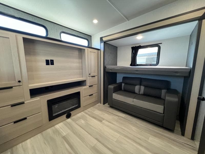 2025 Forest River 2025 Forest River Wildcat - thumbnail 39