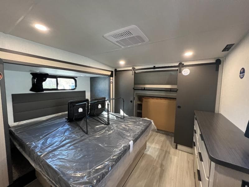 2025 Forest River 2025 Forest River Wildcat - thumbnail 44