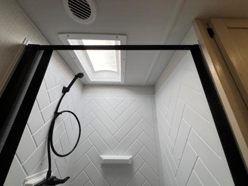 2025 Forest River 2025 Forest River Wildcat - thumbnail 51