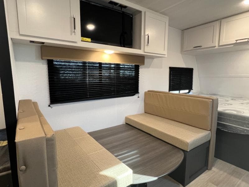 2025 Keystone 2025 Keystone Bullet Crossfire - thumbnail 9