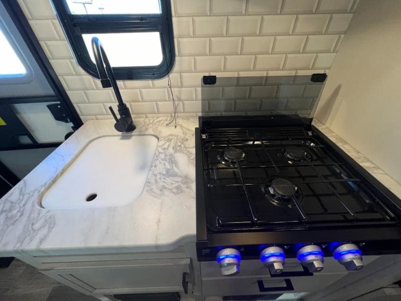 2022 Jayco 2022 Jayco Jay Feather - thumbnail 12