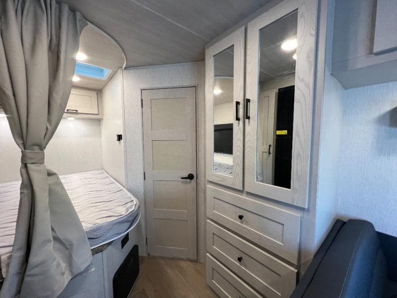 2025 NeXus RV 2025 NeXus RV Triumph Sport - thumbnail 31