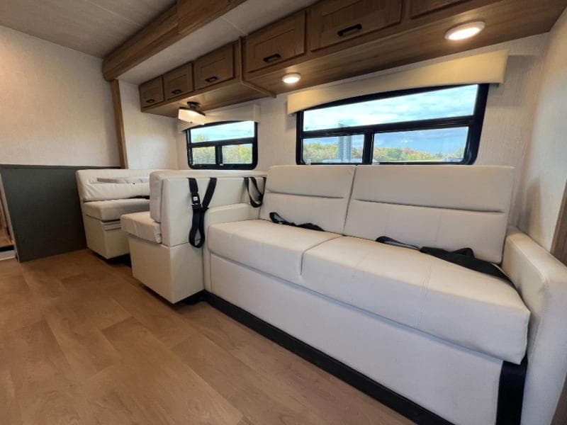 2025 NeXus RV 2025 NeXus RV Triumph Sport Series - thumbnail 40