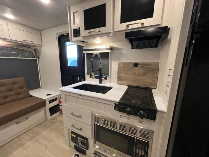 2025 Forest River 2025 Forest River Surveyor Legend - thumbnail 12