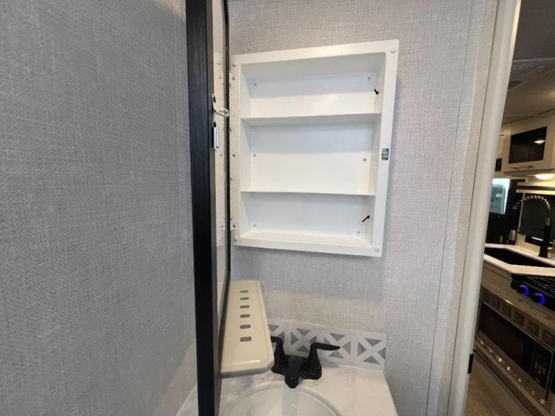 2025 Forest River 2025 Forest River Surveyor Legend - thumbnail 31