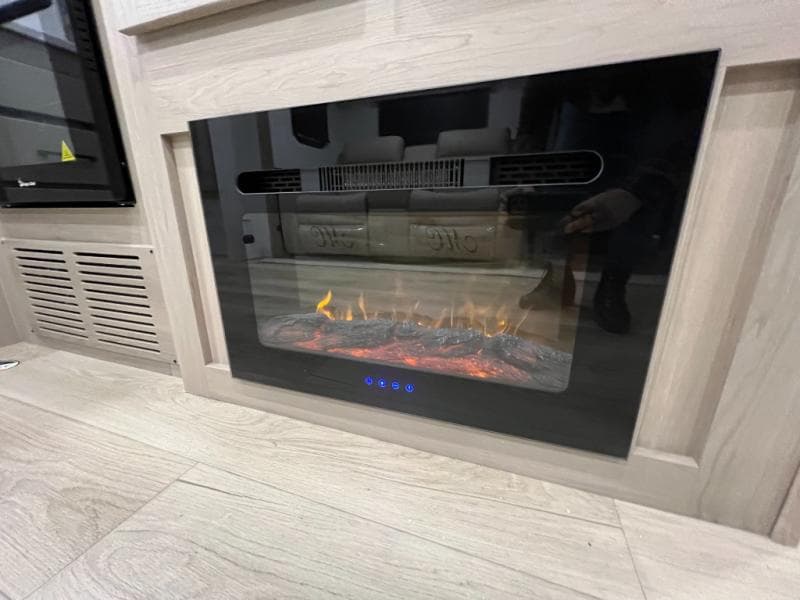 2025 Forest River 2025 Forest River Rockwood Mini Lite - thumbnail 17