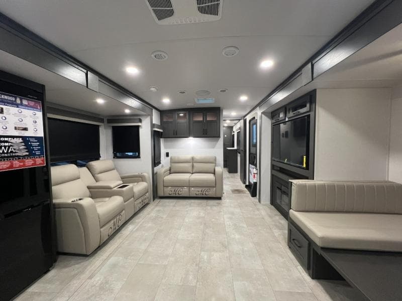 2025 Forest River 2025 Forest River Rockwood Signature Ultra Lite - thumbnail 12