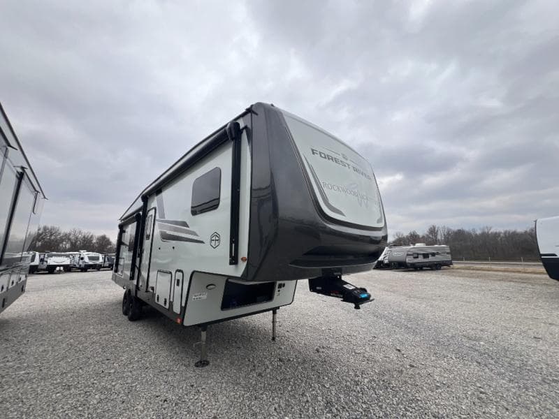 2025 Forest River 2025 Forest River Rockwood Signature - thumbnail 3