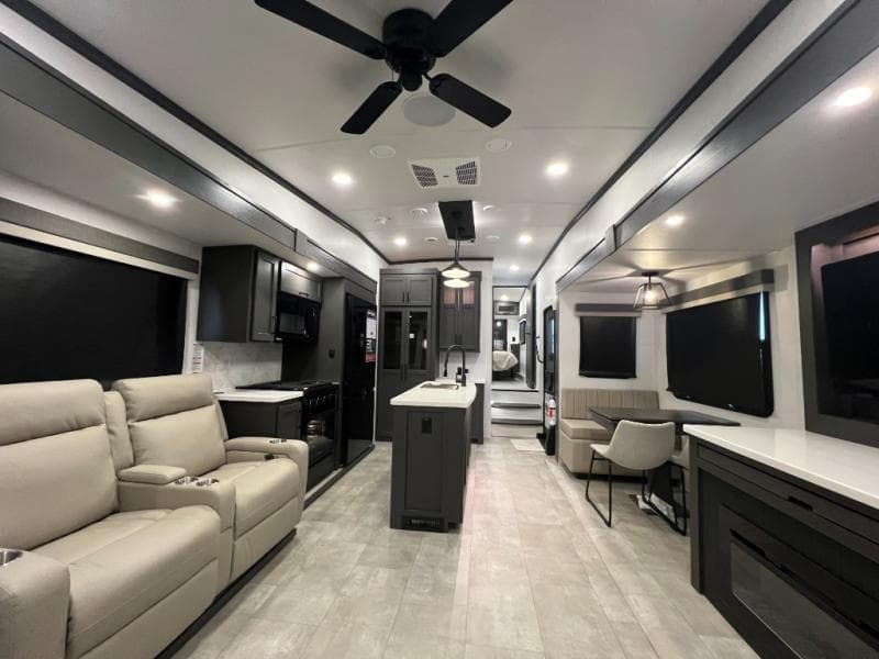 2025 Forest River 2025 Forest River Rockwood Signature - thumbnail 11