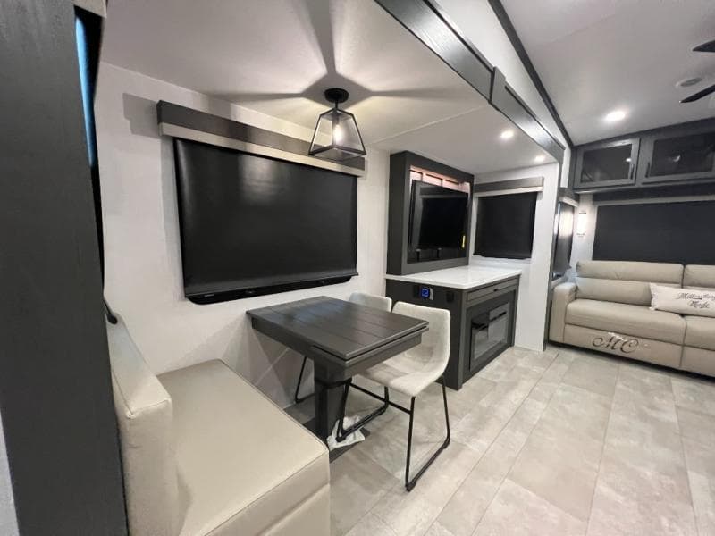 2025 Forest River 2025 Forest River Rockwood Signature - thumbnail 12