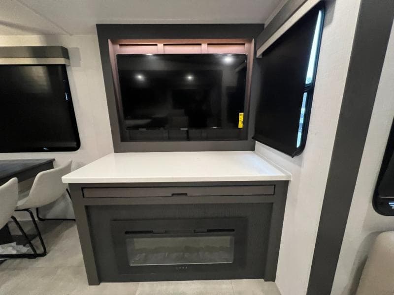 2025 Forest River 2025 Forest River Rockwood Signature - thumbnail 15