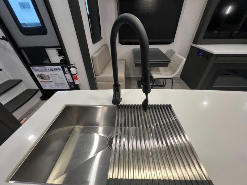 2025 Forest River 2025 Forest River Rockwood Signature - thumbnail 29