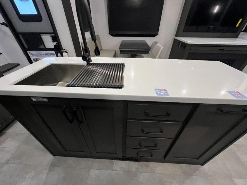 2025 Forest River 2025 Forest River Rockwood Signature - thumbnail 30