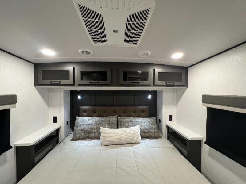 2025 Forest River 2025 Forest River Rockwood Signature - thumbnail 50