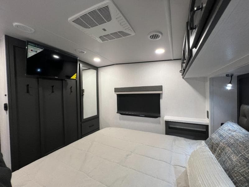 2025 Forest River 2025 Forest River Rockwood Signature - thumbnail 51