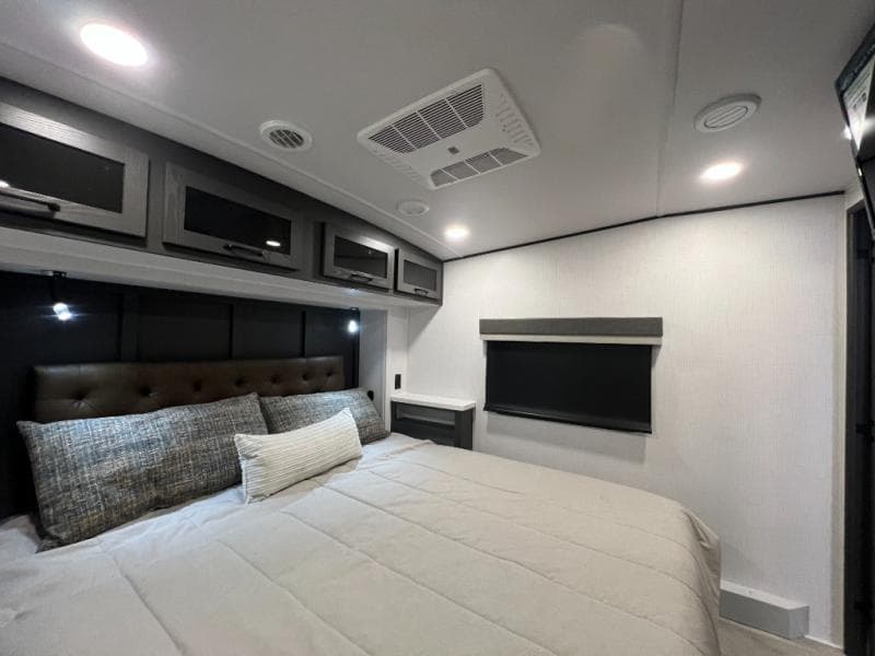 2025 Forest River 2025 Forest River Rockwood Signature - thumbnail 54