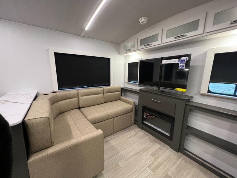 2025 Keystone RV 2025 Keystone RV Bullet Crossfire - thumbnail 12