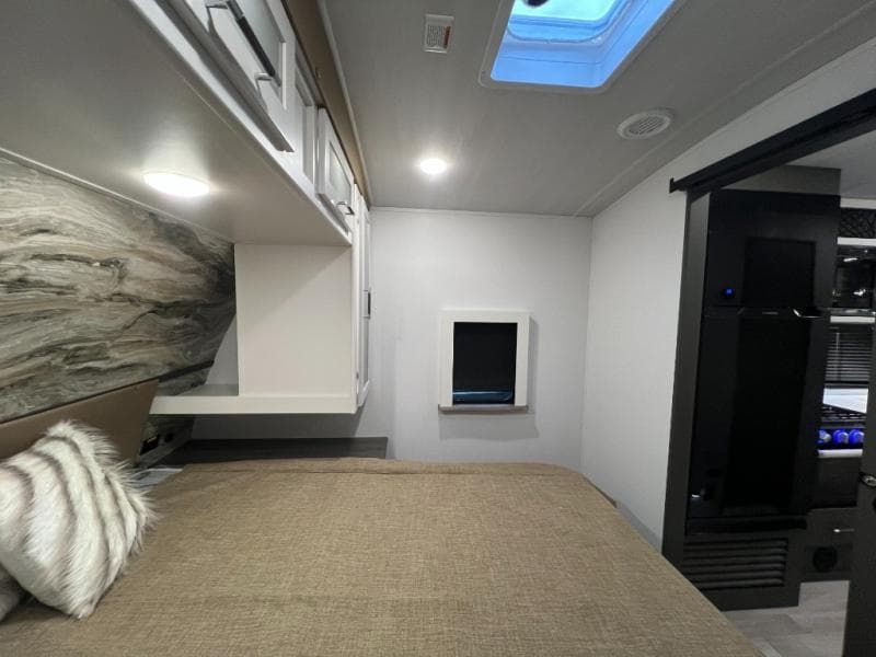 2025 Keystone RV 2025 Keystone RV Bullet Crossfire - thumbnail 38