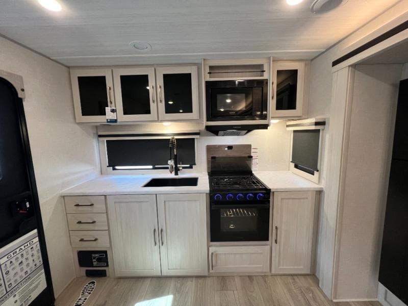 2025 Forest River 2025 Forest River Surveyor Legend - thumbnail 13